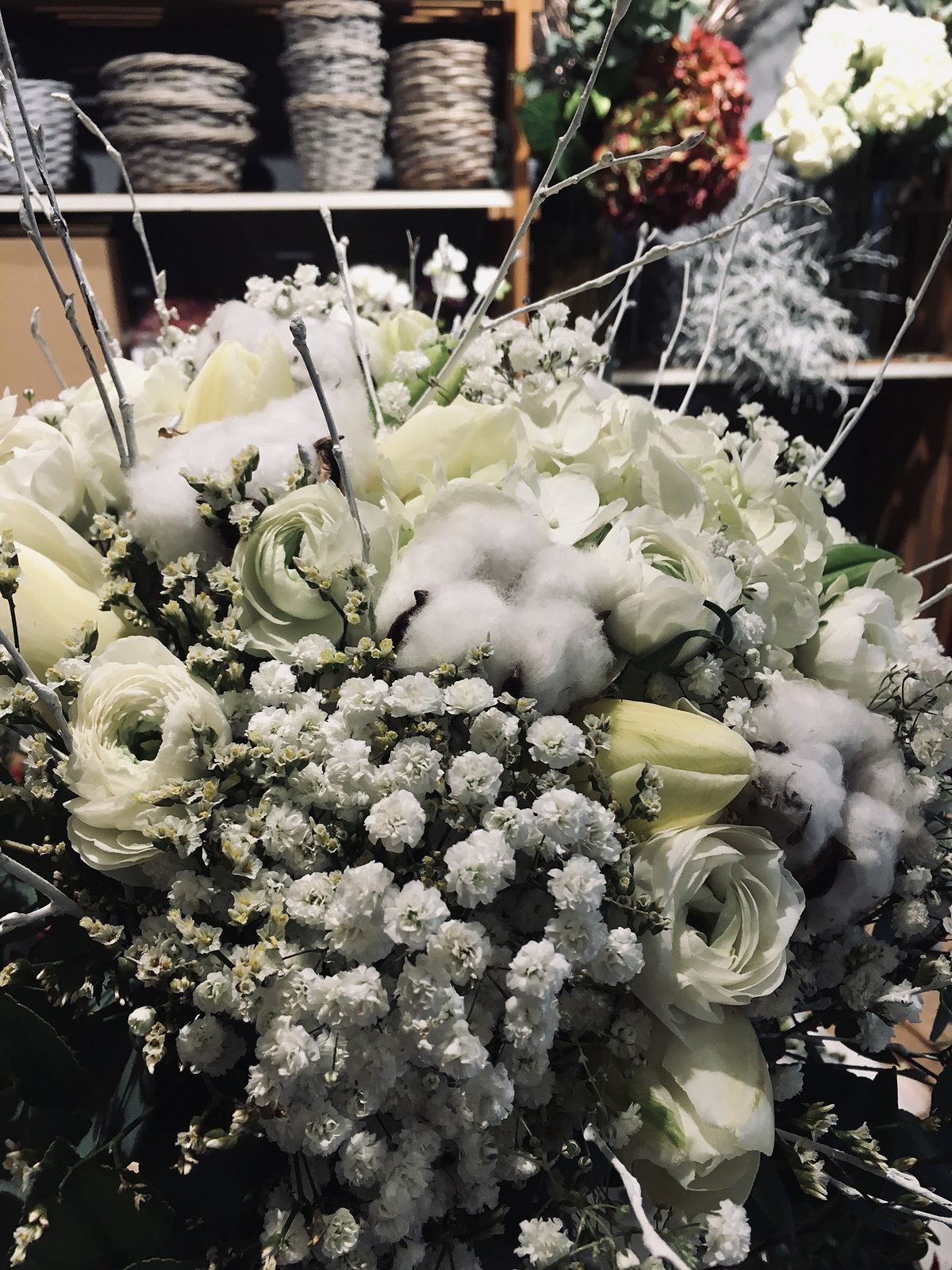 Bouquet blanc de gypsophile, lisianthus et coton